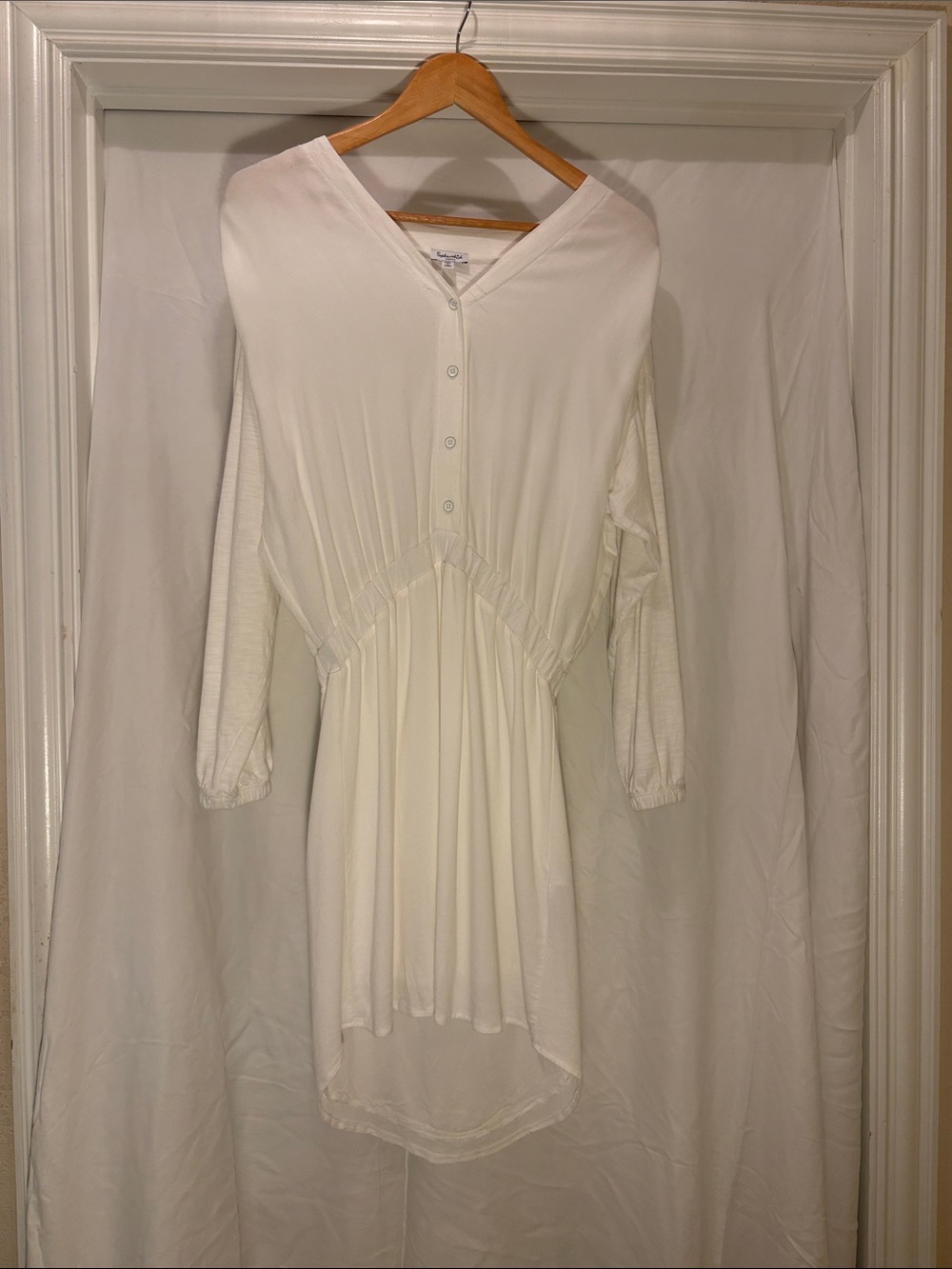 Splendid Cream High-Low V-Neck Button Front Dress